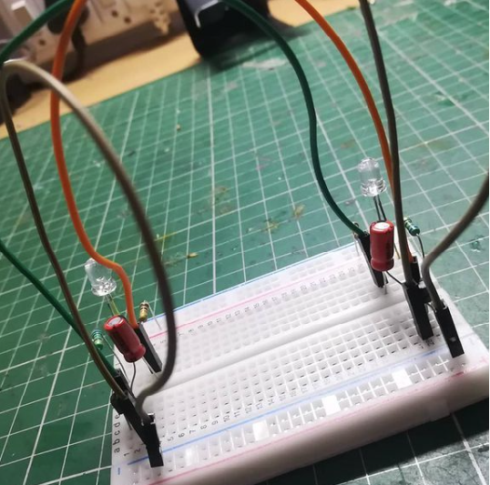 DIY Astable Multivibrator -How I remade the very first circuit I made live